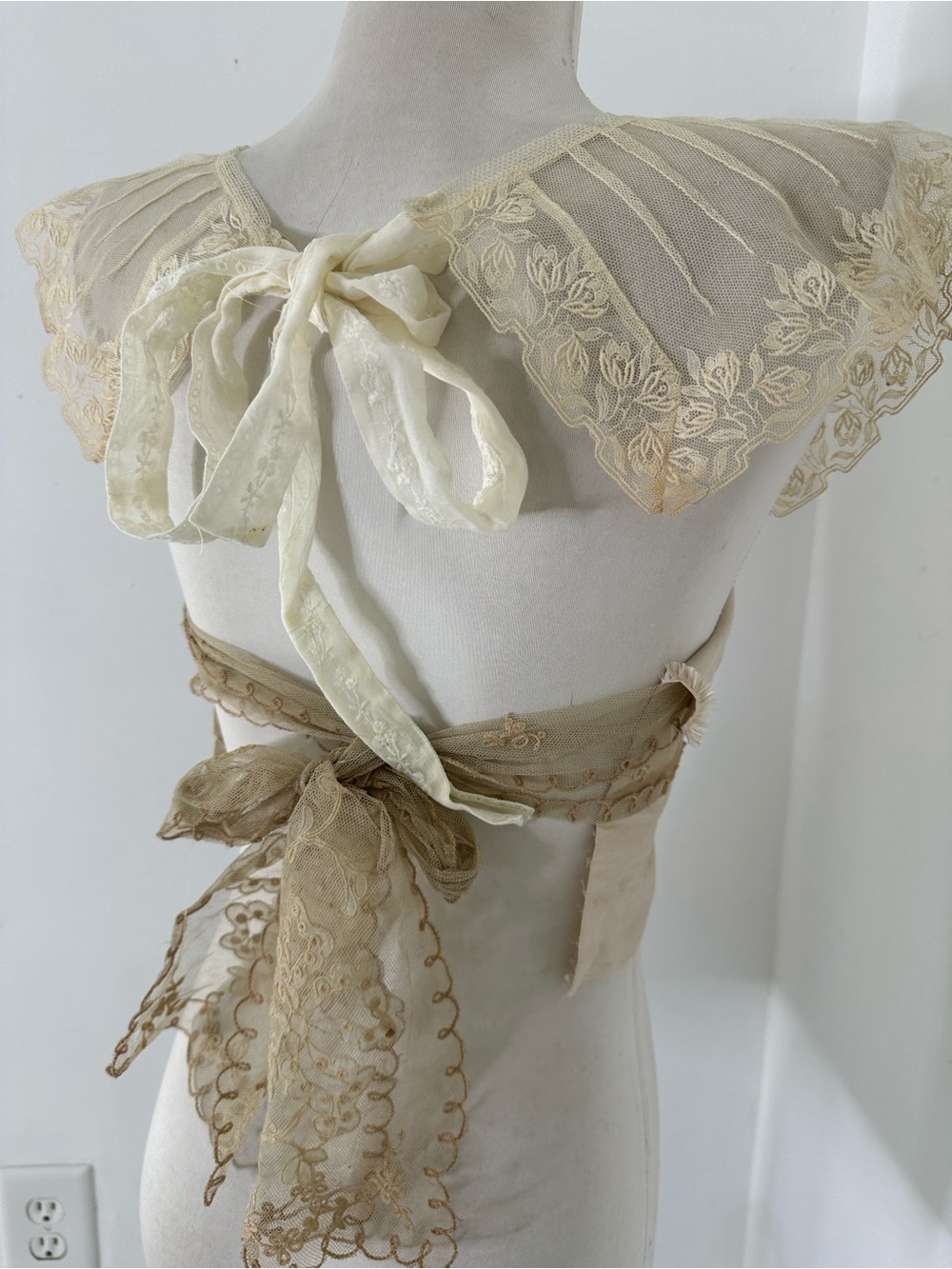 Vintage Art To Wear Antique Lace Handmade Top With Sterling Brooch Accent - Picture 6 of 8